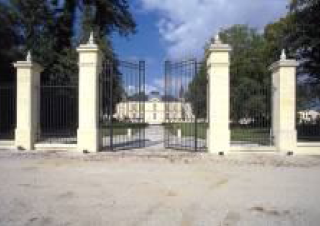 Château-Lynch-Moussas